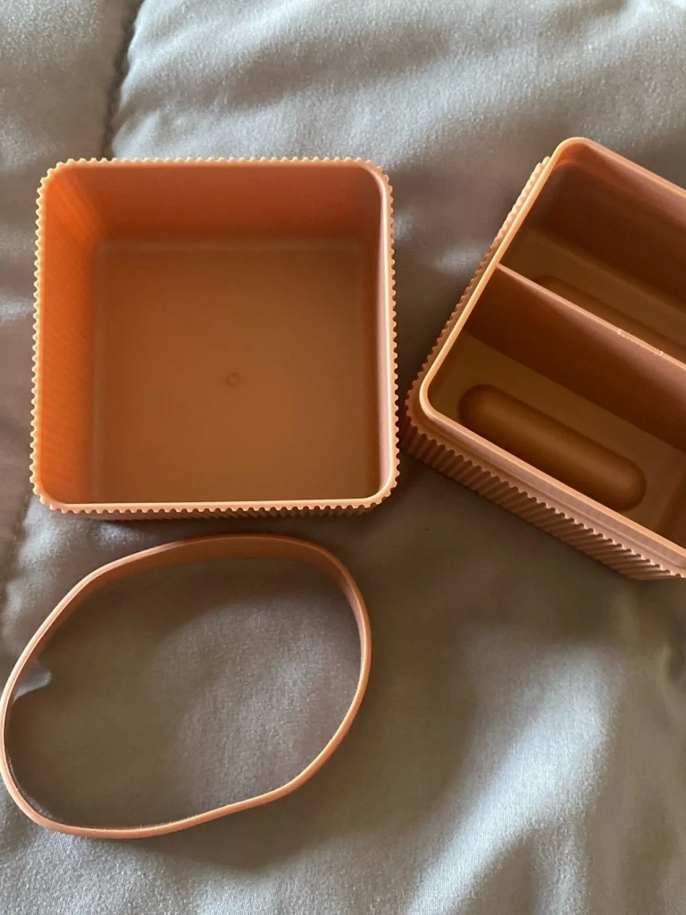 Kitsch bar shampoo travel case in Blush